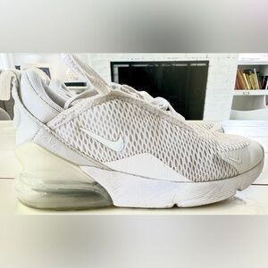 Nike Air Max 270 White  Shoes AO2372 Youth Size 1 GUC